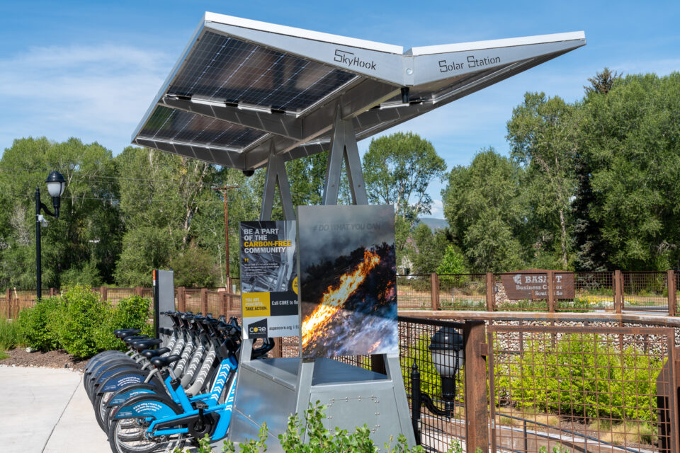 Solar-powered e-bike station